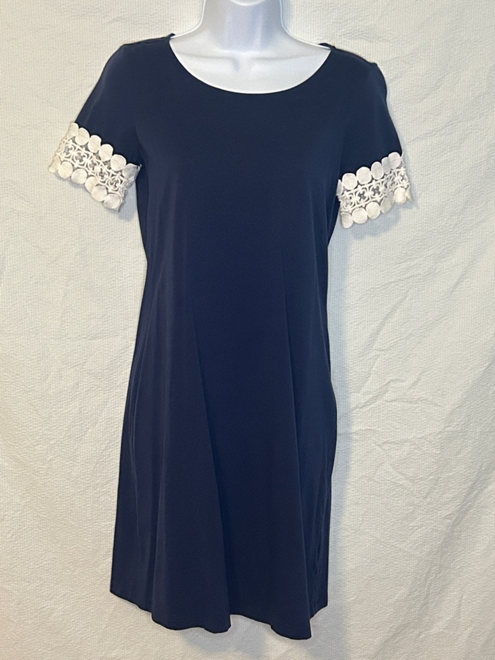 Lilly Pulitzer Hayes Navy Mini Cotton Dress White Lace Sleeve Details, Size XS